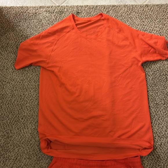 Men’s Large Lululemon t shirt and shorts bundle - Picture 8 of 10